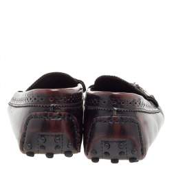 Pre Owned Carolina Herrera Two Tone Brogue Leather Logo Charm Slip On Loafers Size 39