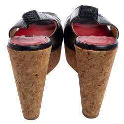 مملوكة مسبقًا صندل سي إتش كارولينا هيريرا نعل سميك فتحة كعب نعل روكى جلد أزرق مقاس 40