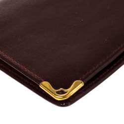 مملوكة مسبقًا محفظة كارتييه موست دو كارتييه طويلة ثنائية الطيه جلد عنابي