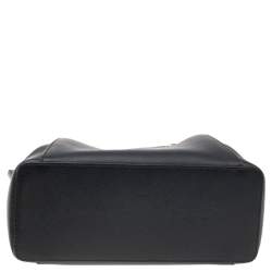 مملوكة مسبقًا حقيبة ساتشل كارتييه ميني سي دو كارتييه جلد أسود