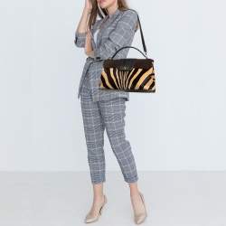 Pre Owned حقيبة بيد علوية كارتييه جلد ثعبان وسويدي، شعر عجل بني داكن/كريمي بخط مؤنث