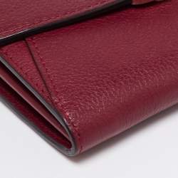 مملوكة مسبقًا محفظة كارتييه سي دو كارتييه جلد أحمر مضغوطة صغيرة