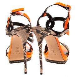 مملوكة مسبقًا صندل كاسادي روشيا  جلد برتقالي لامع ومنقوش نعل سميك حزام للكاحل مقاس 38