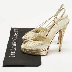 مملوكة مسبقًا صندل كاساداي سير كاحل من الجلد ذهبي بكعب منصة مقاس 37