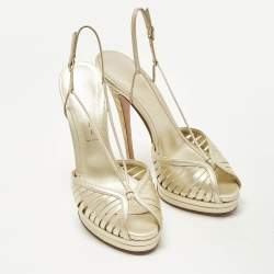 مملوكة مسبقًا صندل كاساداي سير كاحل من الجلد ذهبي بكعب منصة مقاس 37