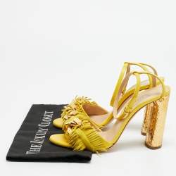 مملوكة مسبقًا Casadei Size 38 Yellow Leather and Suede Fringe Ankle Strap Sandals