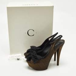 مملوكة مسبقًا Casadei Bow Size 39 Gold/Black Fabric and Lace Platform Sandals