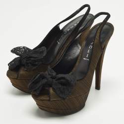 مملوكة مسبقًا Casadei Bow Size 39 Gold/Black Fabric and Lace Platform Sandals