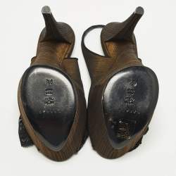 مملوكة مسبقًا Casadei Bow Size 39 Gold/Black Fabric and Lace Platform Sandals