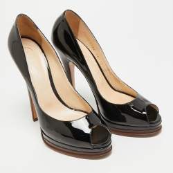 مملوكة مسبقًا حذاء كعب عالي كاساداي جلد لامع أسود مقدمة مفتوحة منصة مقاس 38