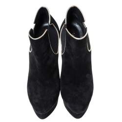 مملوكة مسبقًا Casadei Black Suede Platform Slip On Booties Size 38
