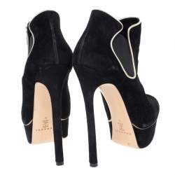 مملوكة مسبقًا Casadei Black Suede Platform Slip On Booties Size 38