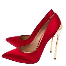 Pre Owned حذاء كعب عالي كاسادي مقدمة مدببة كعب بليد ساتان أحمر مقاس 37