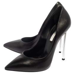 Pre Owned حذاء كعب عالى كاسادى مقدمة مدببة وجلد أسود مقاس 38.5