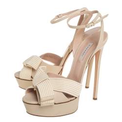 Pre Owned صندل كاسادي فورا ايكو جلد كريمي نعل سميك سير كاحل مقاس 39