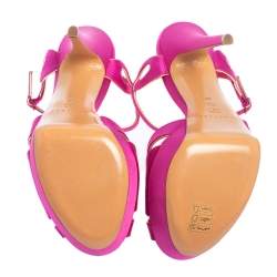 مملوكة مسبقًا صندل كاسادي ساتان وردي سير حرف تي مقدمة مفتوحة نعل سميك مقاس 40