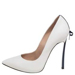 مملوكة مسبقًا Casadei White Leather Blade Bow Pumps Size 36.5