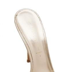 Pre Owned صندل سلايد كاسادي جلد ذهبي مزخرف كريستال مقاس 39