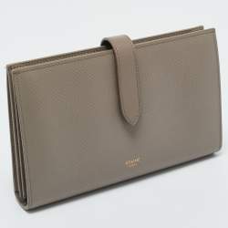 مملوكة مسبقًا Celine Grey Leather Large Strap Bifold Wallet