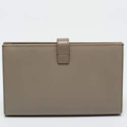 مملوكة مسبقًا Celine Grey Leather Large Strap Bifold Wallet