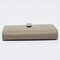 مملوكة مسبقًا Celine Grey Leather Large Strap Bifold Wallet