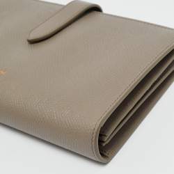 مملوكة مسبقًا Celine Grey Leather Large Strap Bifold Wallet