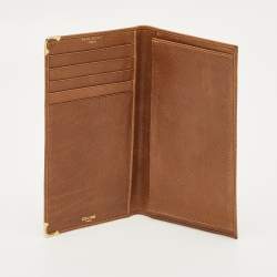 مملوكة مسبقًا حافظة شيكات جلدية منقوشة بشعار سيلين تريومف بلون أسمر