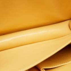 مملوكة مسبقًا Celine Yellow Python Medium Box Shoulder Bag