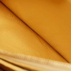 مملوكة مسبقًا Celine Yellow Python Medium Box Shoulder Bag