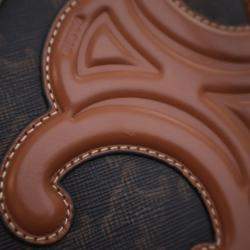 Pre Owned Celine Triomphe Oval Cuir