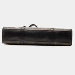 مملوكة مسبقًا حقيبة يد سيلين كاباس كانفاس مطلي بختم تريومفه بني كبير جدًا