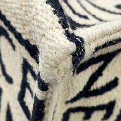 مملوكة مسبقًا حقيبة يد سيلين كاباتاي قطن أبيض/أسود كبيرة