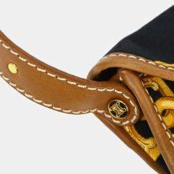 مملوكة مسبقًا Celine Black Canvas Handbag