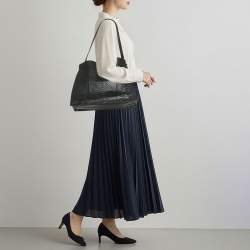 مملوكة مسبقًا Celine New Black Python Shoulder Bag