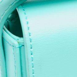 Pre Owned جراب للأيربودز من سيلين جلد أزرق تريومف مع حزام