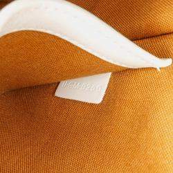 Pre Owned حقيبة كروس سيلين فولكو قماش مغلف تريومف بني أبيض متوسط