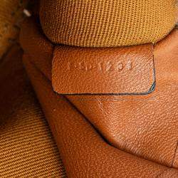 مملوكة مسبقًا حقيبة كلاتش سلسلة سيلين تريومف قماش مغلف أبيض