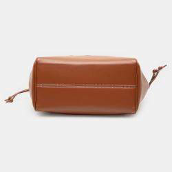 مملوكة مسبقًا حقيبة سيلين كاباس برباط تريومف جلد العجل بني صغيرة