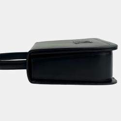 مملوكة مسبقًا Celine Black Calfskin Triomphe Top Handle Bag