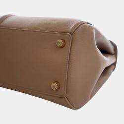 مملوكة مسبقًا Celine Brown Medium Leather Classique 16 Top Handle Bag