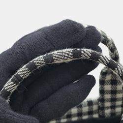 Pre Owned حقيبة يد سيلين كاباتايس 2-واي قماش وجلد أبيض/أسود حجم صغير