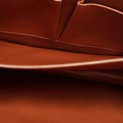 مملوكة مسبقًا Celine Brown Glossy Crocodile Medium Classic Box Shoulder Bag