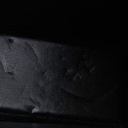 مملوكة مسبقًا حقيبة سيلين فينتدج جلد أبيض أسود بيد علوية