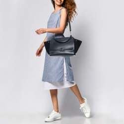 مملوكة مسبقًا Celine Black Leather and Suede Medium Trapeze Bag