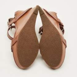 مملوكة مسبقًا صندل سيليين جلد بني بكعب مقاس 38