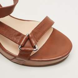 مملوكة مسبقًا صندل سيليين جلد بني بكعب مقاس 38