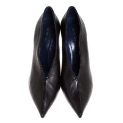 Pre Owned Celine Black Leather V Neck Pointed Toe Pumps Size 39