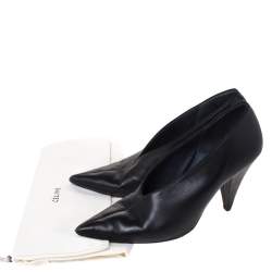 مملوكة مسبقًا Celine Black Leather V Neck Pointed Toe Pumps Size 40