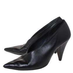 مملوكة مسبقًا Celine Black Leather V Neck Pointed Toe Pumps Size 40