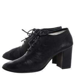 Pre Owned حذاء بوت كاحل سيلين جلد أسود بكعب مربع عريض مقاس 39